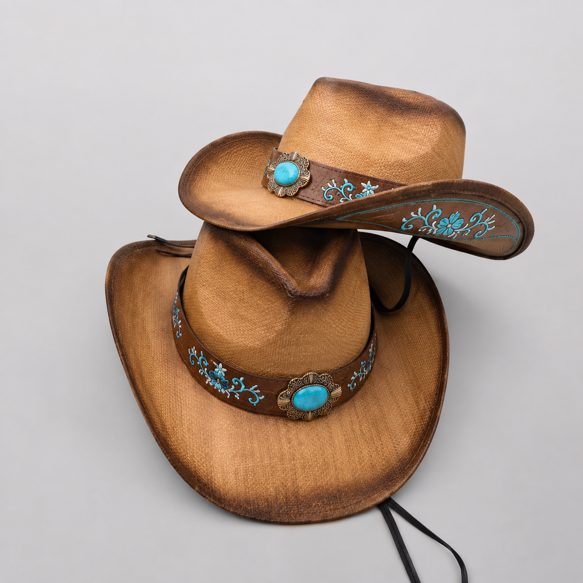 Chapeau cowboy en paille bleu saphir SEDONA, large bord et bandeau à pierres turquoise